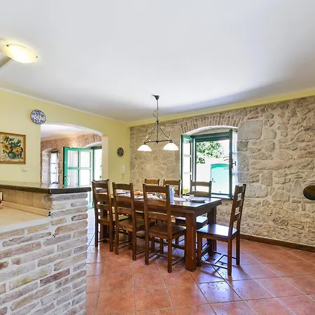 Borgo Erizzo Holiday home *